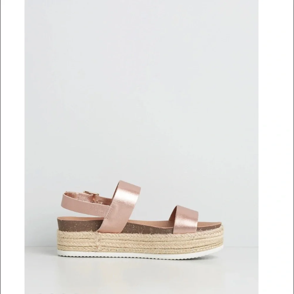 ModCloth Chelsea NWT Sand and Sea,‎ Please! Espadrille Sandal - Rose Gold